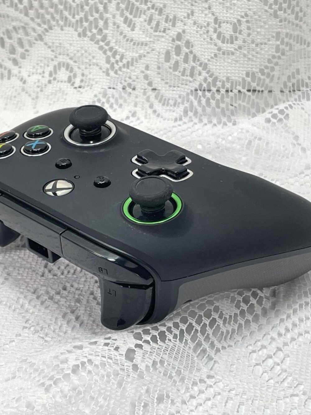 Power A Fusion Pro Wired Controller BLACK for Xbox One & Windows 10 Back Paddles - Picture 3 of 6